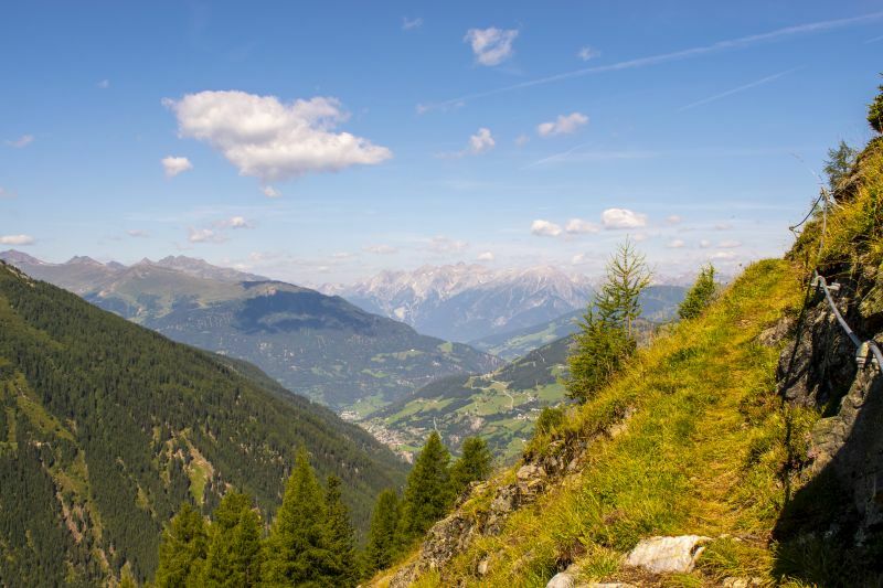 Klicke auf die Grafik für eine vergrößerte Ansicht  Name: 11 Genußwandern mit Blick auf die Lechtaler Alpen und das Kaunertal.jpg Ansichten: 0 Größe: 81,1 KB ID: 3089034