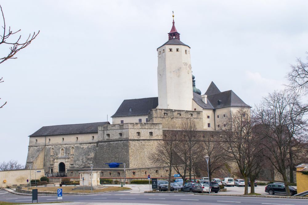 Klicke auf die Grafik für eine vergrößerte Ansicht

Name: 13 Abschied von Burg Forchtenstein.jpg
Ansichten: 3671
Größe: 101,2 KB
ID: 3126033