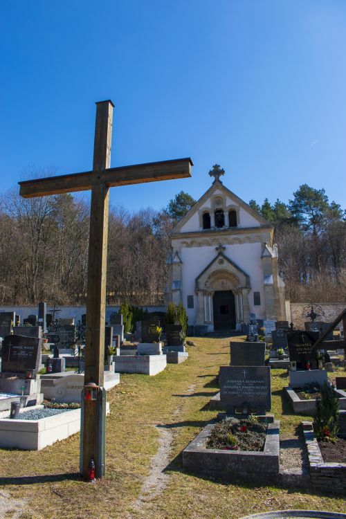 Klicke auf die Grafik für eine vergrößerte Ansicht  Name: 13 Der Friedhof von Heiligenkreuz.jpg Ansichten: 0 Größe: 71,8 KB ID: 3127345